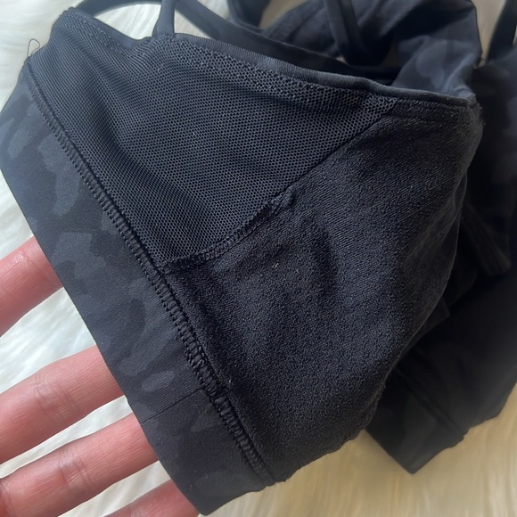 LULULEMON ATHLETICA ANINAL PRINT BLACK SPORTS BRA 6 - Picture 7 of 7